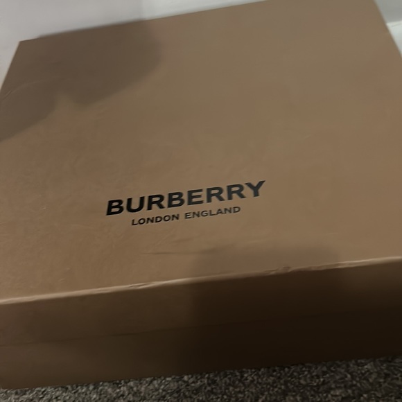 Burberry sneaker - Picture 3 of 3